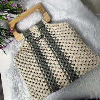 Borsa donna macramè con manici in legno