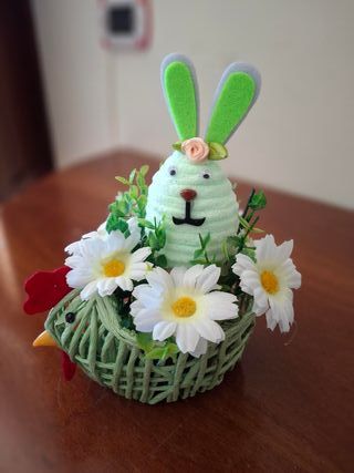 Addobbo Pasquale coniglio in cesto gallina