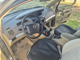 SsangYong Rodius 2009