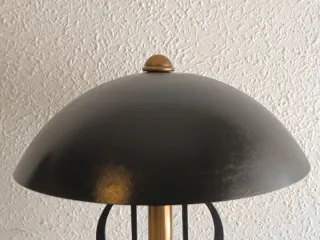 Lámpara de mesa Mariner Negra y Dorada