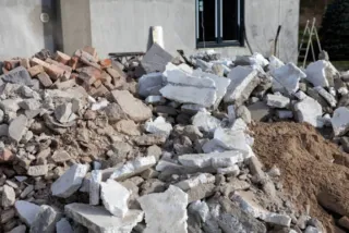 Camión de alquiler para vertido de escombros