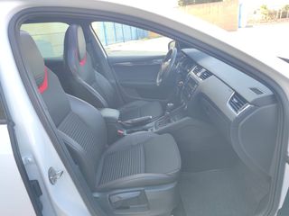 SKODA OCTAVIA COMBI RS 2.0 TDI 184 CV DSG AÑO 2016