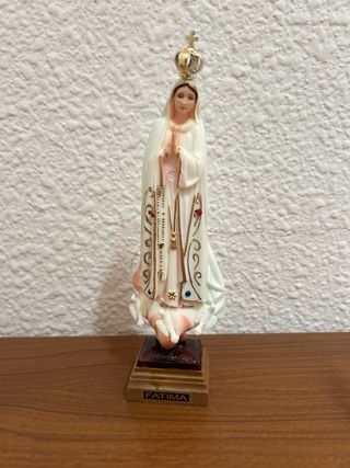 Virgen de Fátima figura religiosa