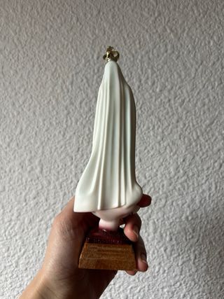 Virgen de Fátima figura religiosa