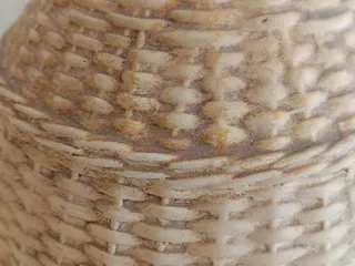 Lámpara cerámica imitando al mimbre