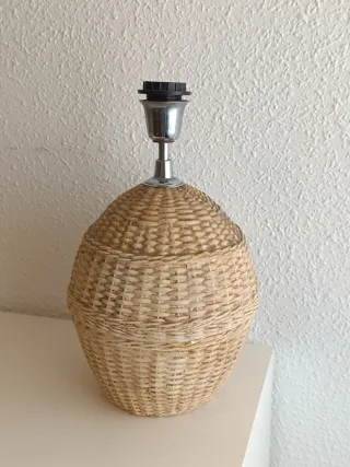 Lámpara cerámica imitando al mimbre
