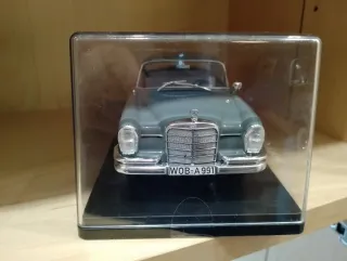 Coche a escala Mercedes 1/24