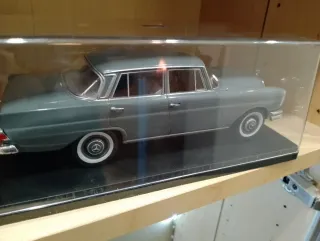 Coche a escala Mercedes 1/24