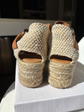 Zapatillas esparto cuña negras y beige