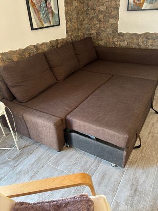 Divano letto marrone a 3 posti