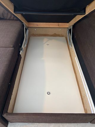 Divano letto marrone a 3 posti