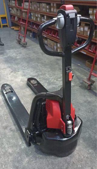 Traspaleta elevadora eléctrica