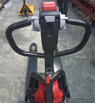 Traspaleta elevadora eléctrica