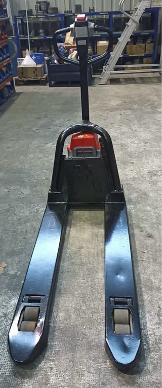 Traspaleta elevadora eléctrica