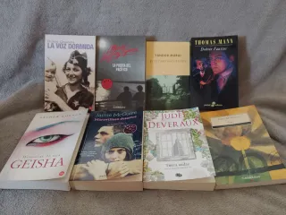 Lote 40 novelas de bolsillo