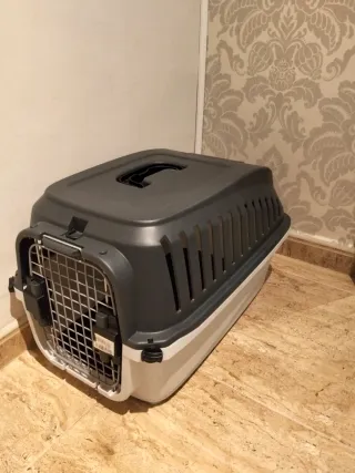 Transportín para mascotas gris y blanco