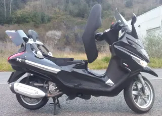 Maxi Scooter Piaggio XEvo