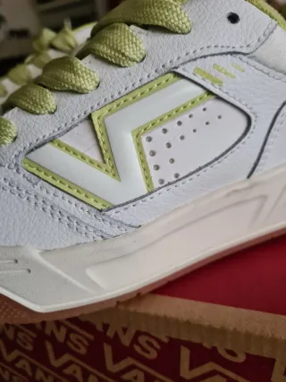 Zapatillas Vans Blancas y Verde lima. NUEVAS