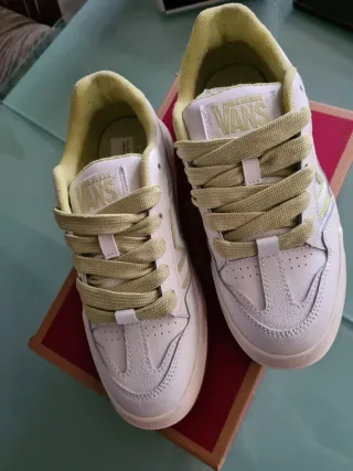 Zapatillas Vans Blancas y Verde lima. NUEVAS