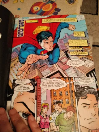 Estela Plateada vs. Superman