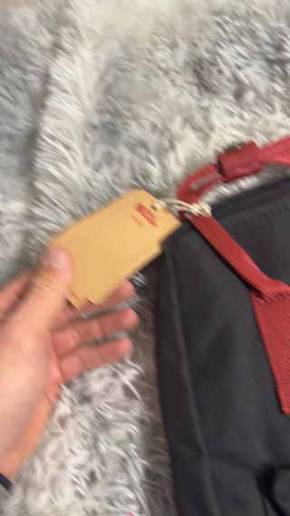 Zaino Fjallraven Kanken nero/rosso nuovo