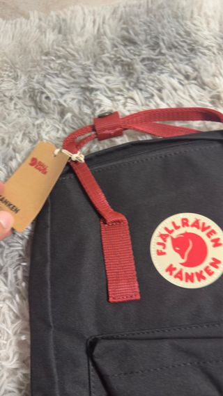 Zaino Fjallraven Kanken nero/rosso nuovo