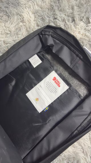 Zaino Fjallraven Kanken nero/rosso nuovo