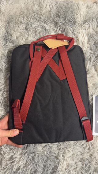 Zaino Fjallraven Kanken nero/rosso nuovo