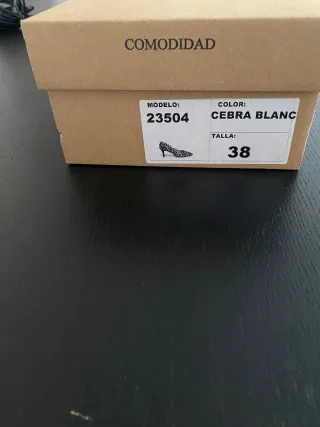 Zapatos de tacón cebra mimao