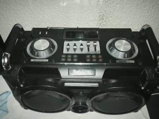 Altavoz Sakkyo Negro y Morado lo compre alle