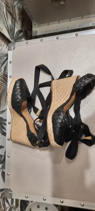 Alpargatas Uterqüe Piel Negras Tacón