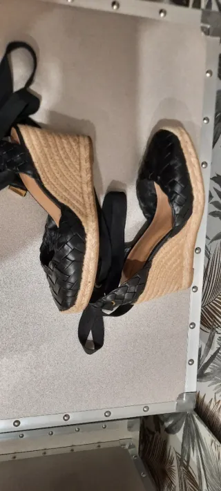 Alpargatas Uterqüe Piel Negras Tacón