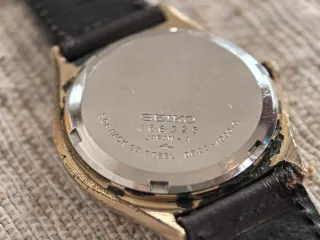 Seiko QT 0823 7000 Placcato Oro JDM del 1974