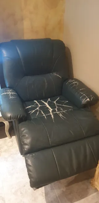 Sillón de piel negro