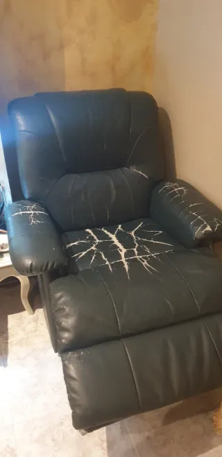 Sillón de piel negro