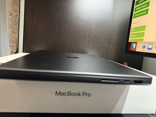 Apple MacBook Pro 14” M3 Pro