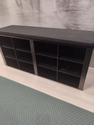 Mueble zapatero con asiento negro