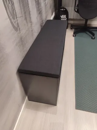 Mueble zapatero con asiento negro