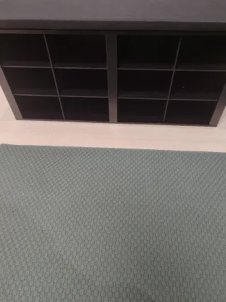 Mueble zapatero con asiento negro