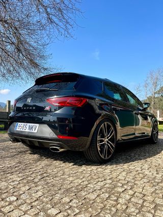 SEAT Leon cupra 300