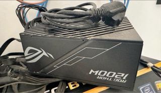 Fuente de Alimentación ROG