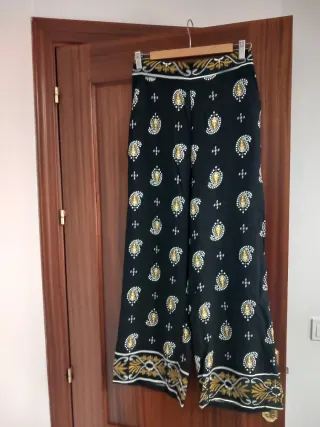 Pantalón ancho estampado paisley
