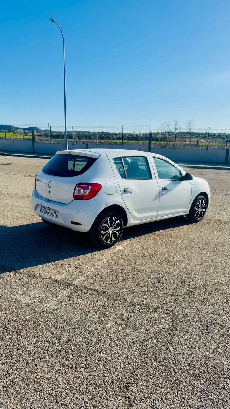 Dacia Sandero 1.2 Base 2013, foto 2