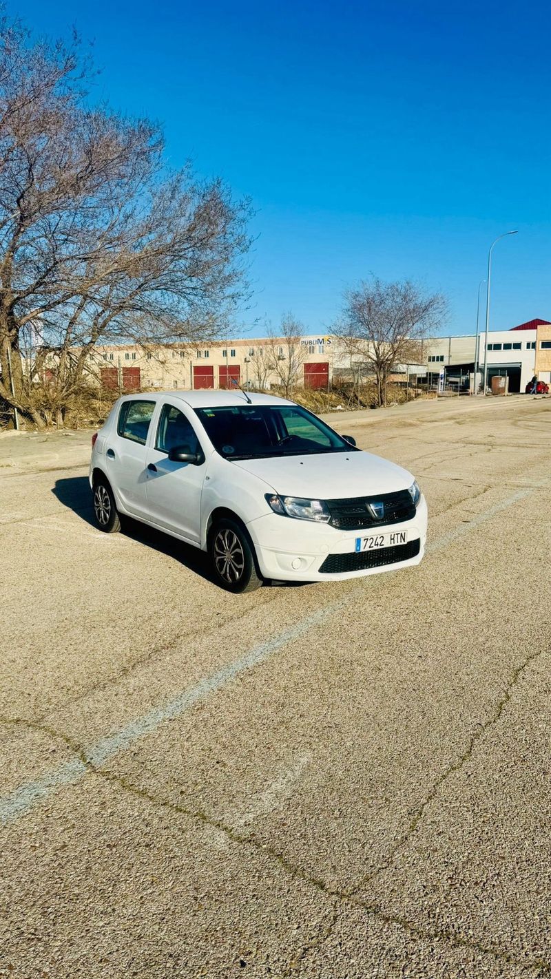 Dacia Sandero 1.2 Base 2013, foto 3