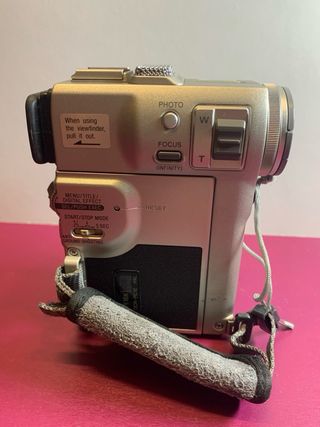 Videocámara JVC 100x con Docking Station y Mando