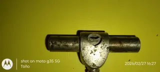 Antico cavatappi in metallo