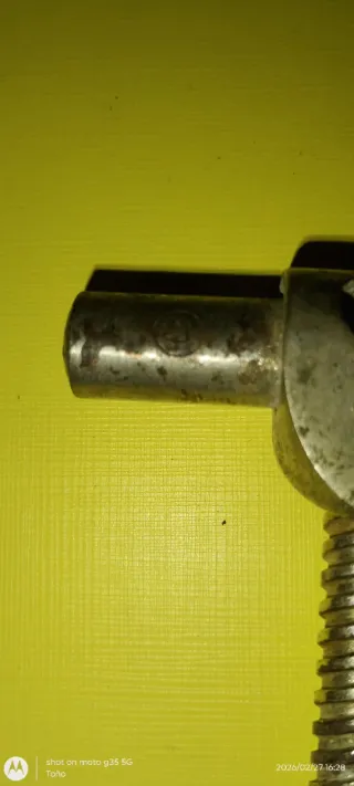 Antico cavatappi in metallo