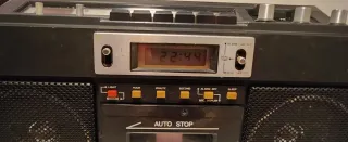 Boombox Clever AM/FM Radio Cassette LCD revisionat