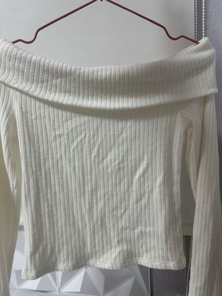 Top Stradivarius Hombros Descubiertos Blanco