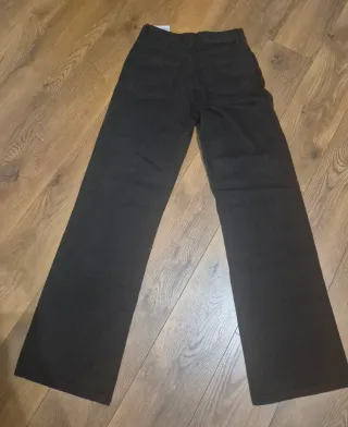 Pantalón vaquero Bershka negro
